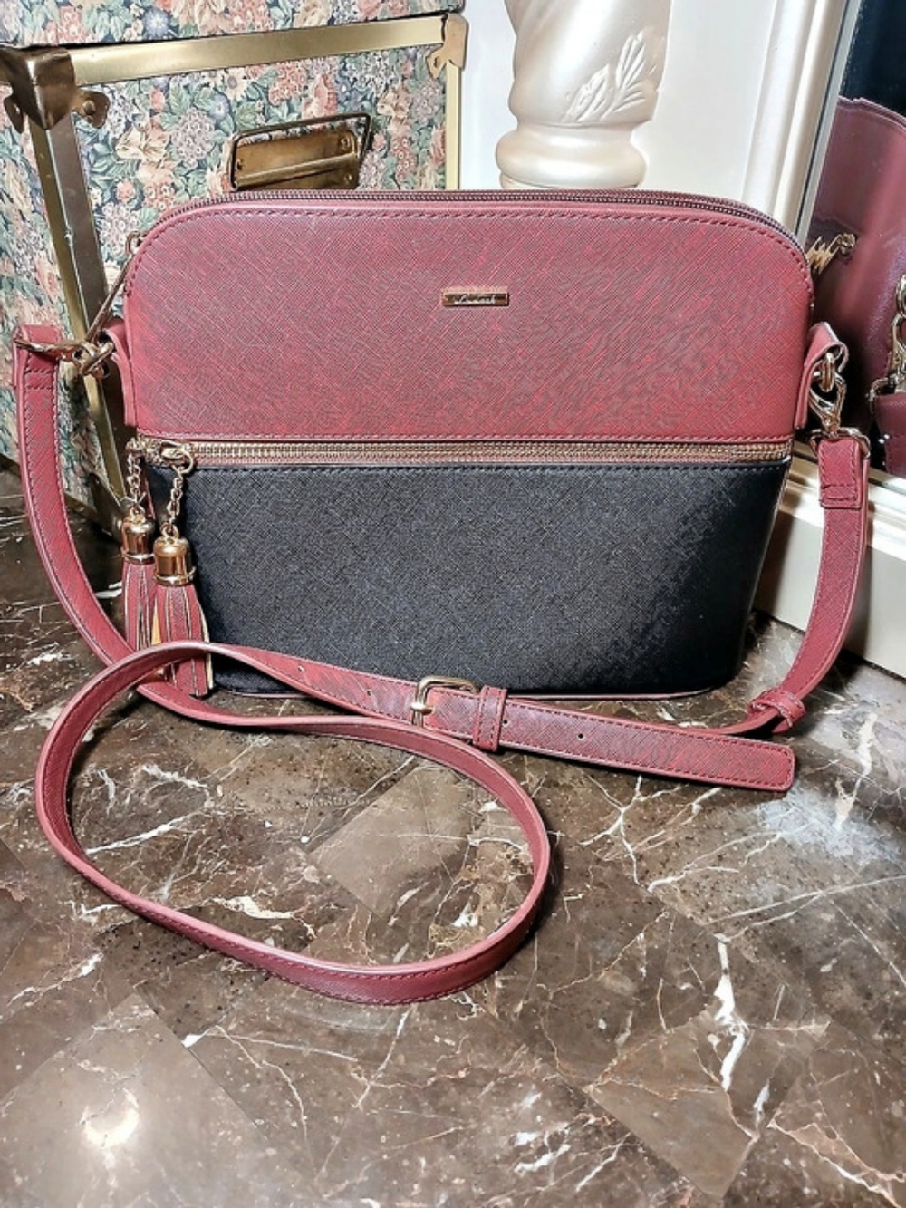 LOVEVOOK Crossbody Bag in Maroon & Black